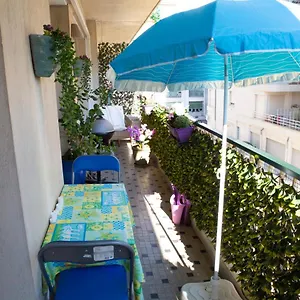 Apartment Chill Out Apartment, 2 Mins From, Nice