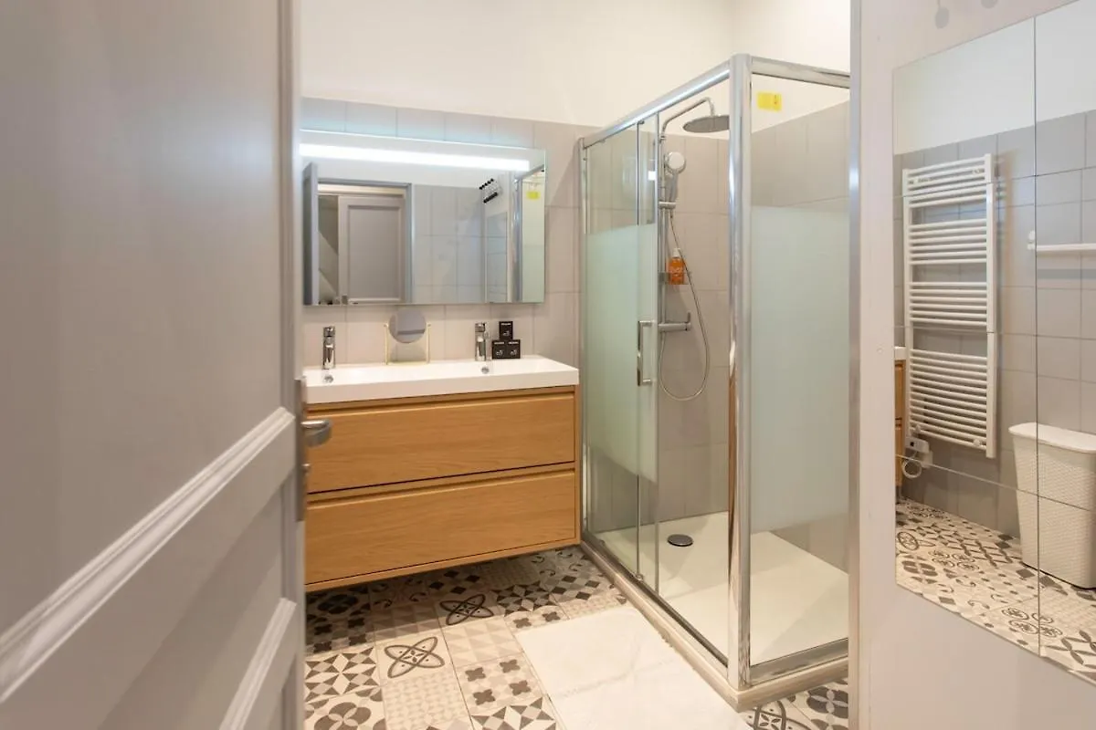 Apartment #34 Lamartine Central 3 Bdrs Ac Balcony 10Mins Walk To Old Town Nice